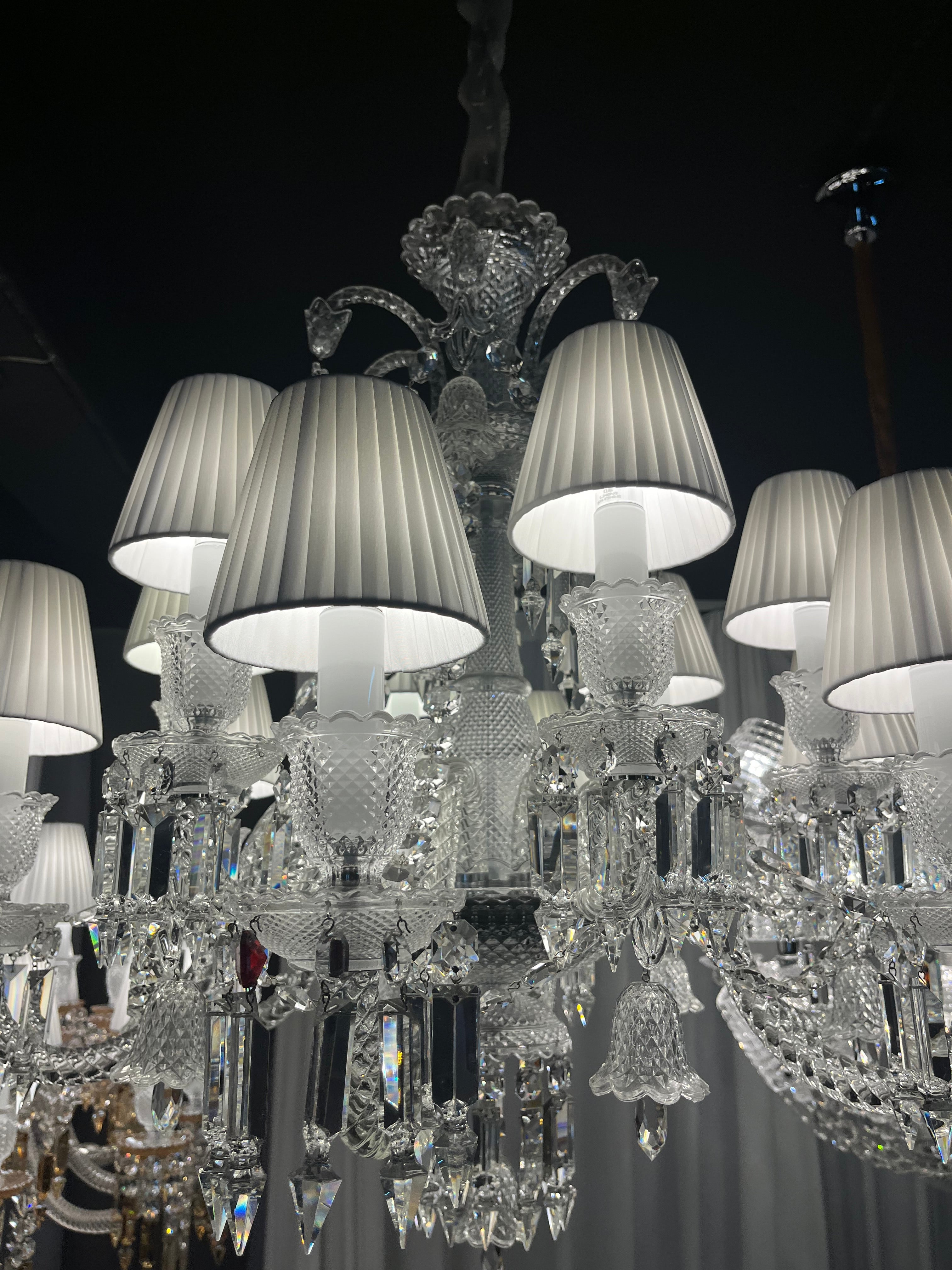 Zenith JE TE VOIS FLOU Baccarat CHANDELIER – MH LIGHTING