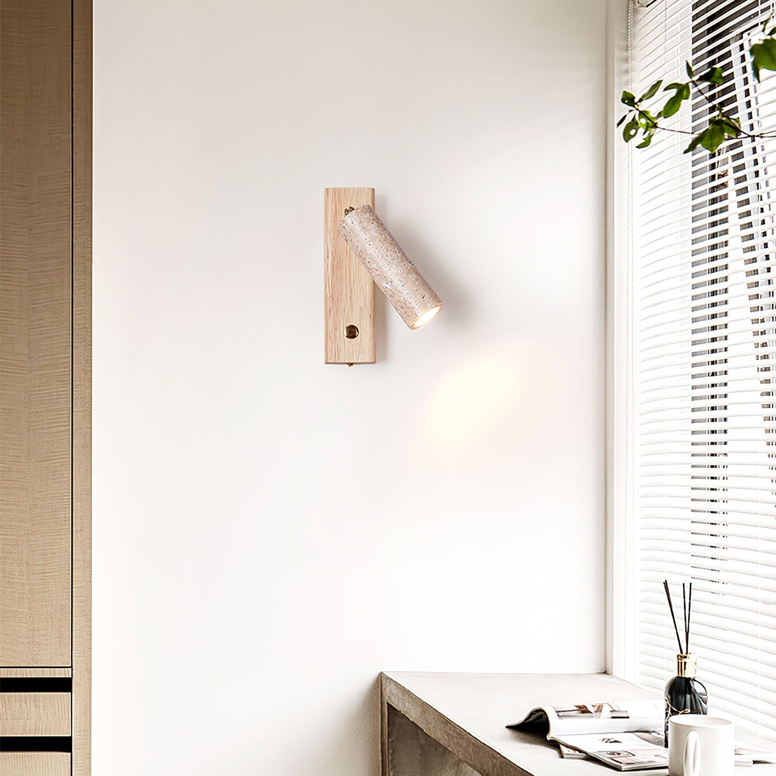 Travertine Lustra Torch Wall Lamp
