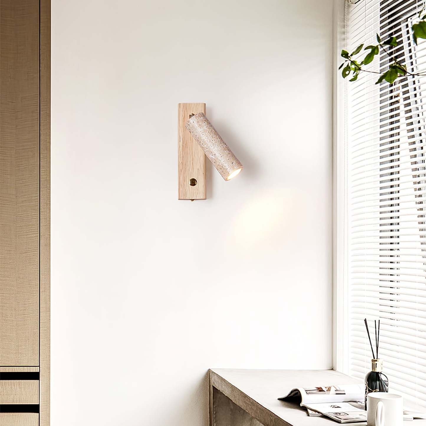 Travertine Lustra Torch Wall Lamp