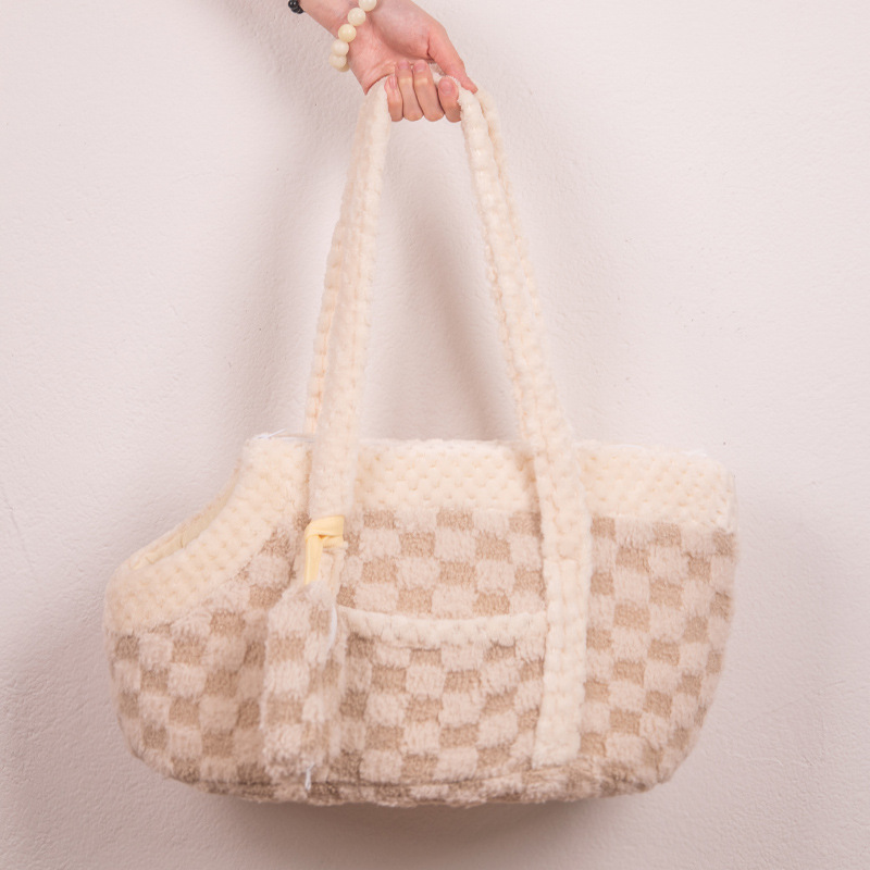 Windproof and warm hand-carry pet bag（Giving gifts）