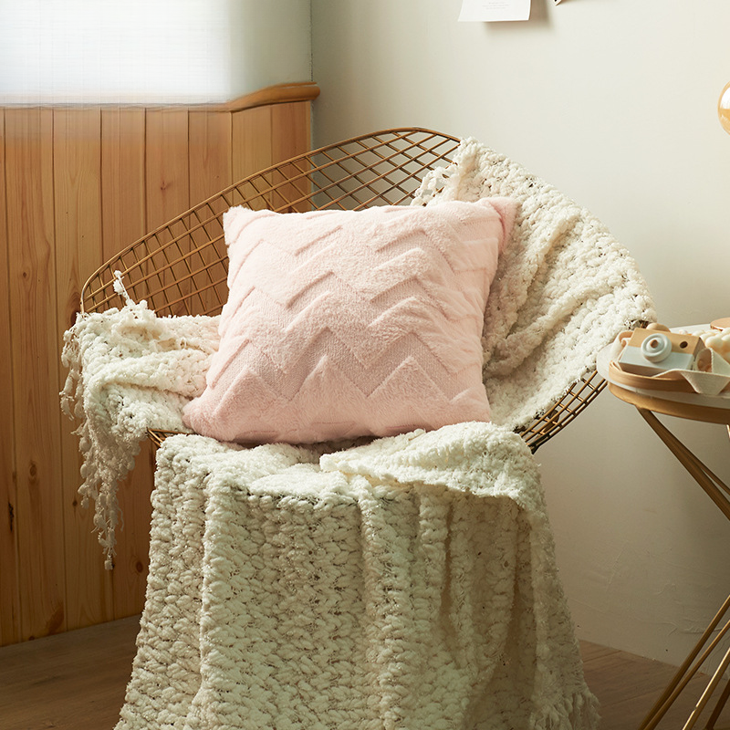 Three-dimensional wavy pattern plush pillowcase