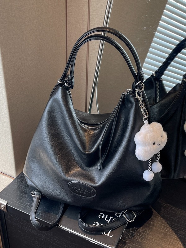 Simple and stylish casual bag with large capacity