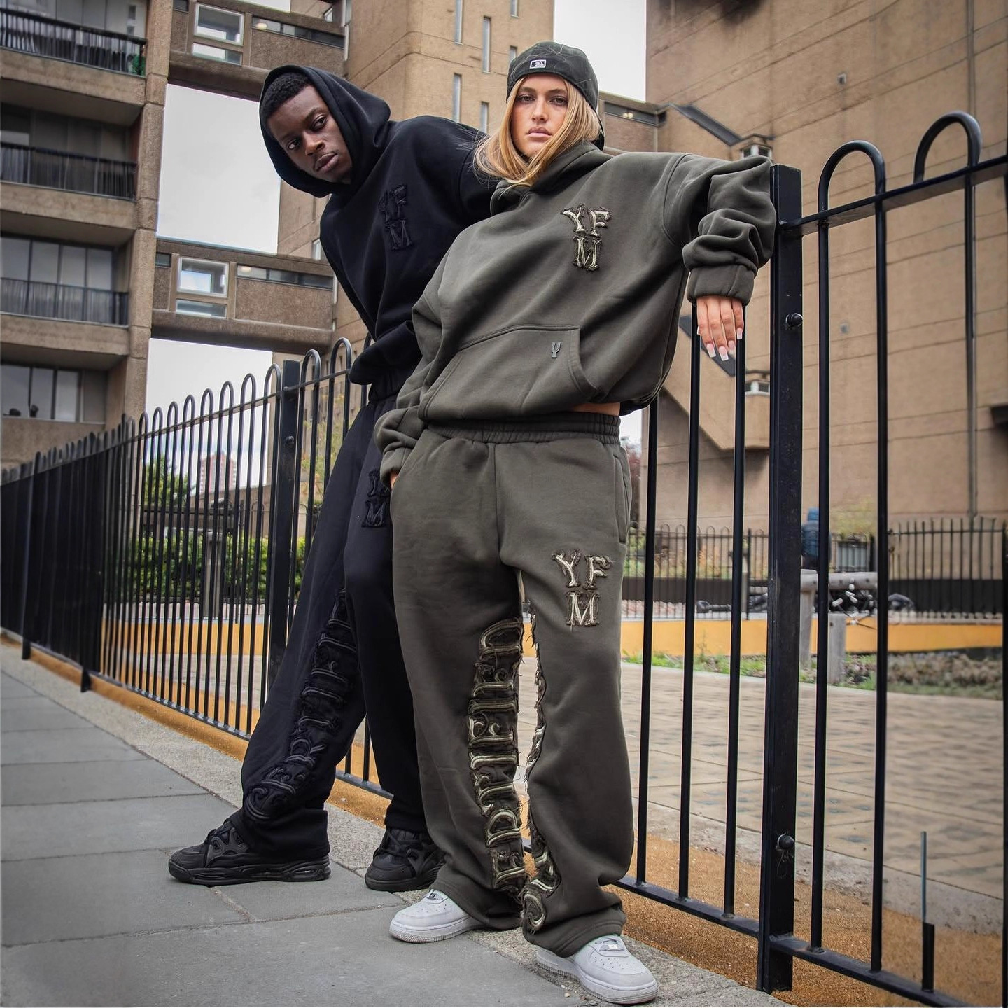 Sports and leisure unisex hooded loose fit suit