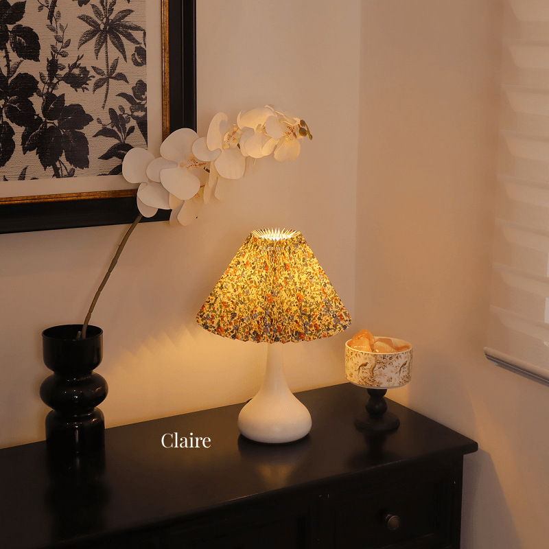 Warm Pleated Table Lamp