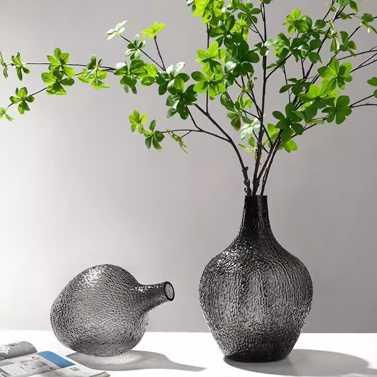 Big-bellied Enkianthus vase