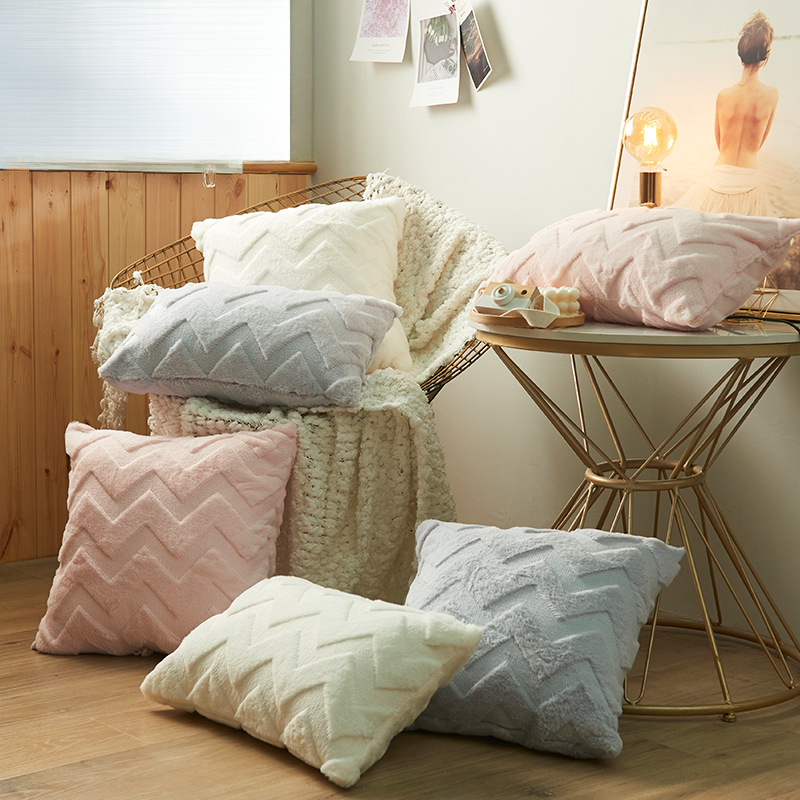 Three-dimensional wavy pattern plush pillowcase