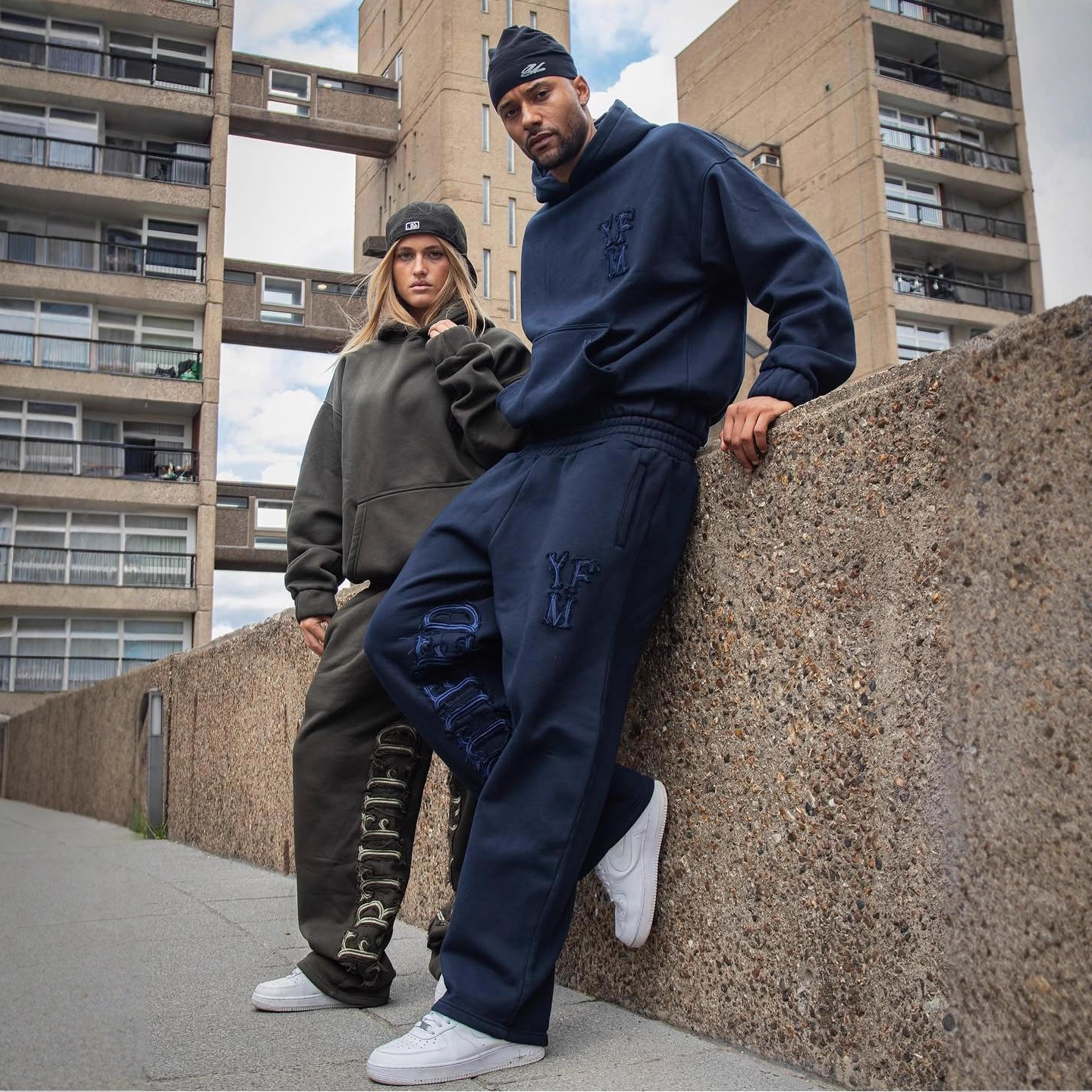 Sports and leisure unisex hooded loose fit suit