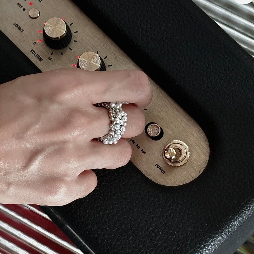 Adjustable opening starry sky ring