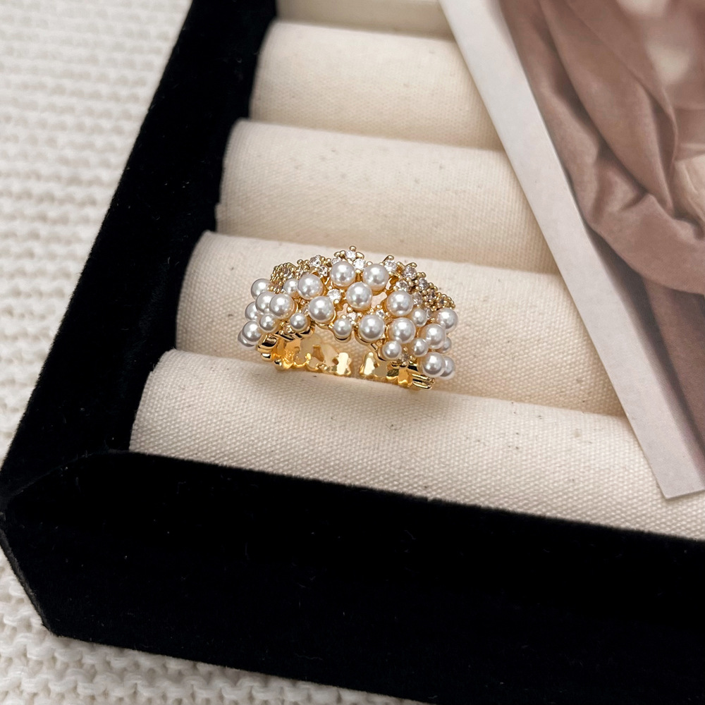 Adjustable opening starry sky ring