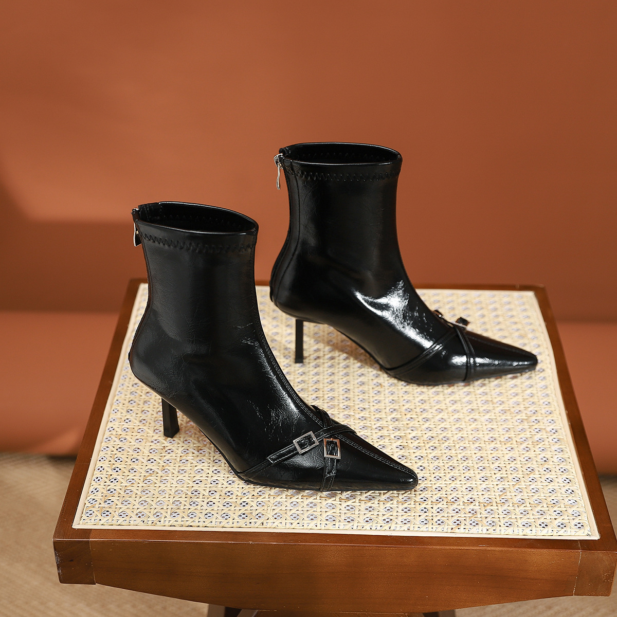 Fashionable pointed-toe patent leather high-heeled ankle boots