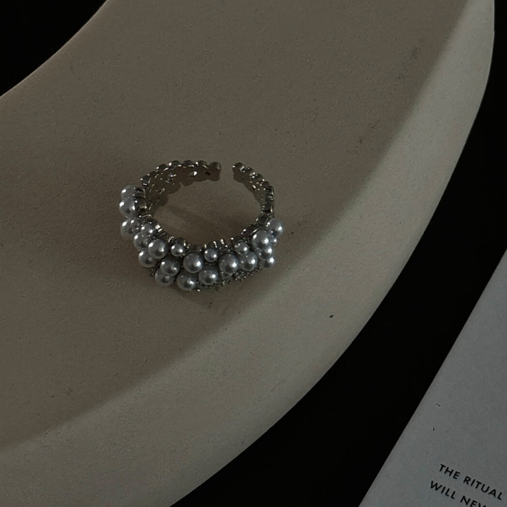 Adjustable opening starry sky ring