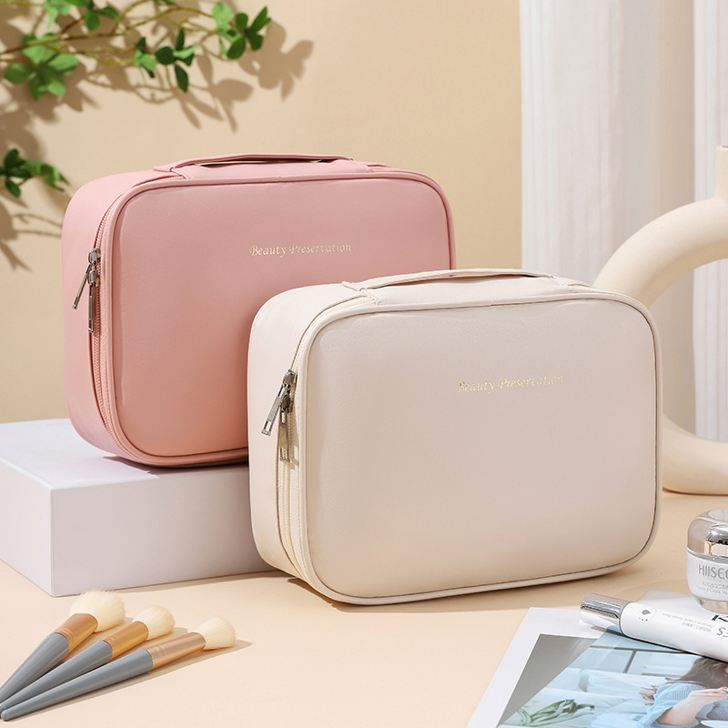 Large-capacity portable storage treasure