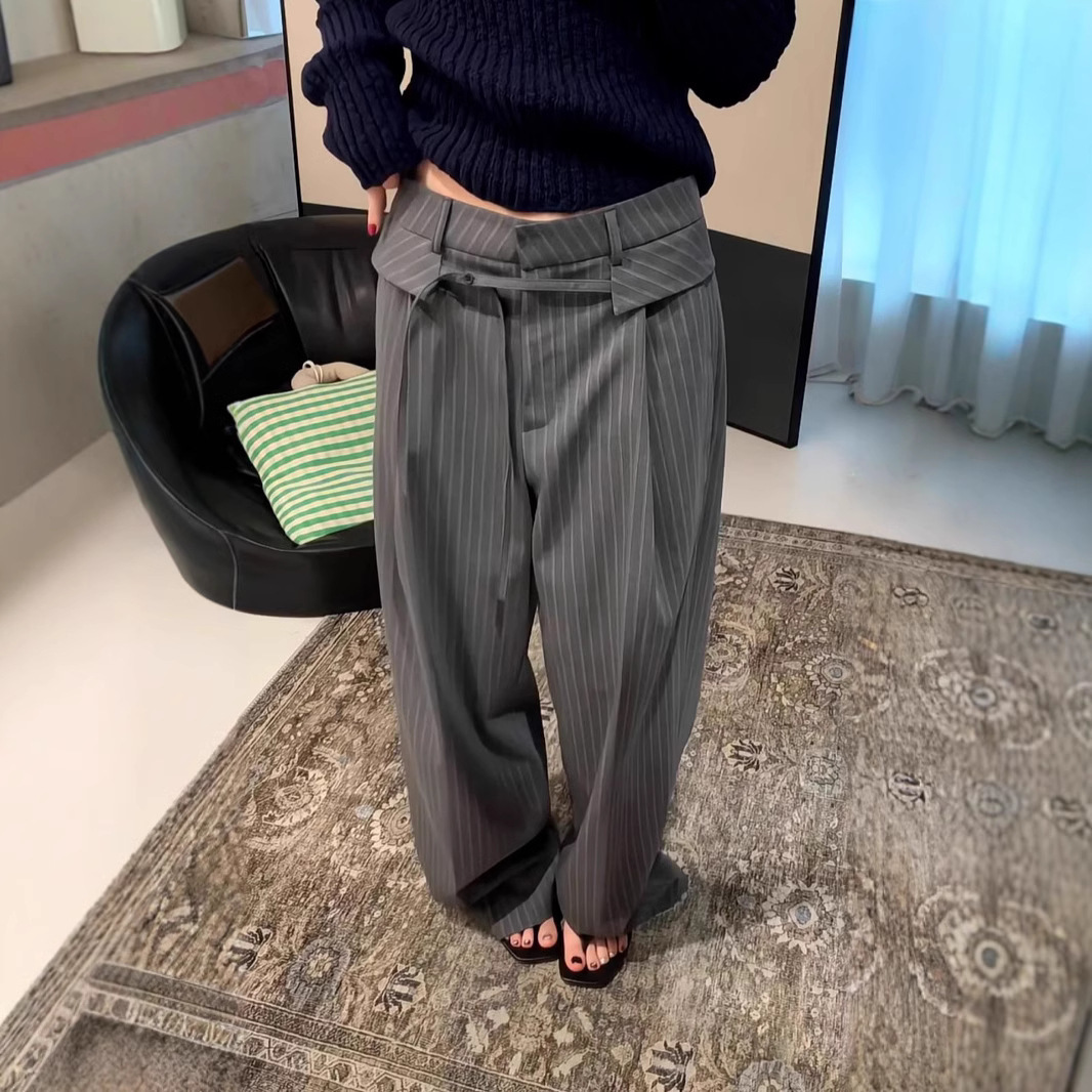 Two-piece set of temperament-designed sweater and suit pants