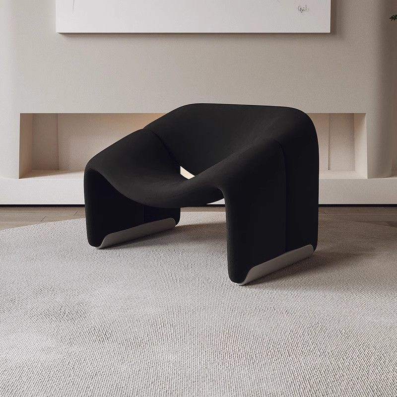 Cream-style smile chair