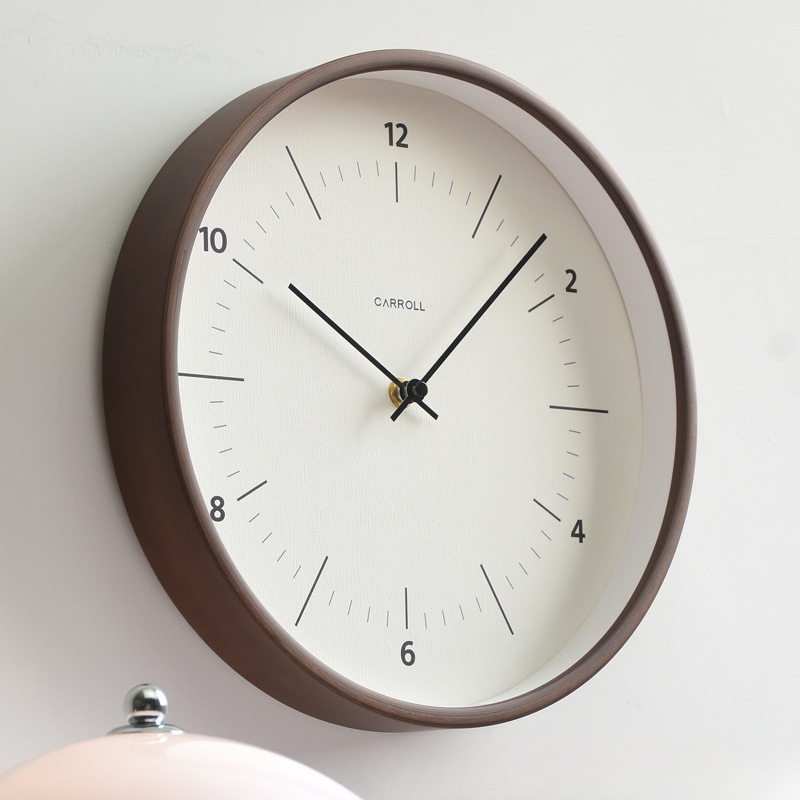 Minimalist Nordic silent wall-mounted clock