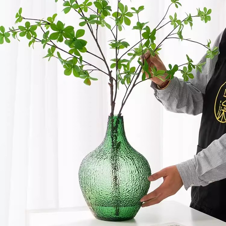 Big-bellied Enkianthus vase