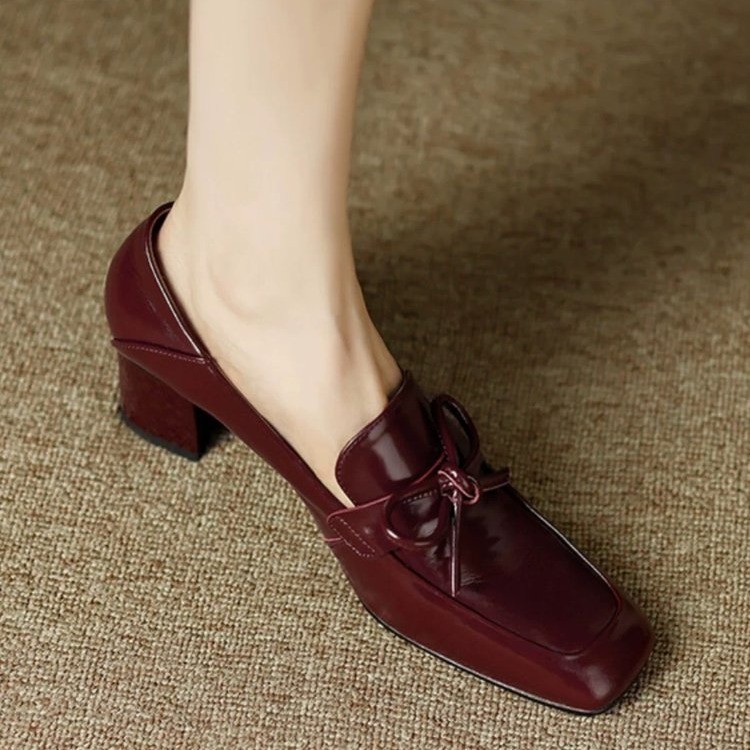 Square-toe mid-heel soft leather loafers