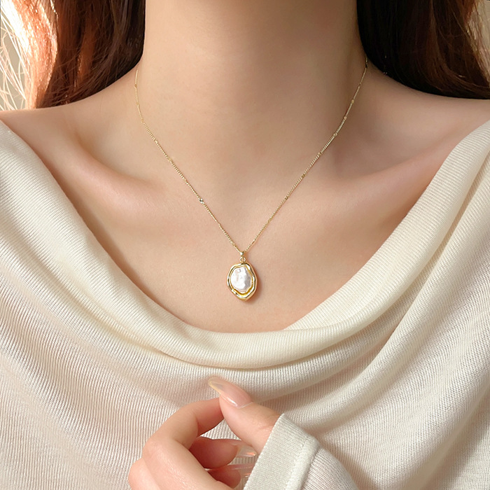 High-end irregular pearl pendant