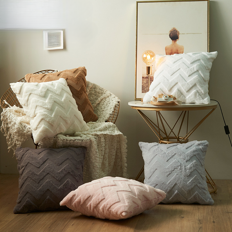 Three-dimensional wavy pattern plush pillowcase