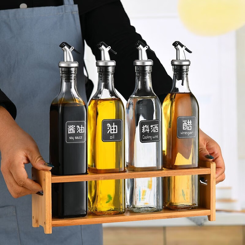 Household kitchen seasoning bottles