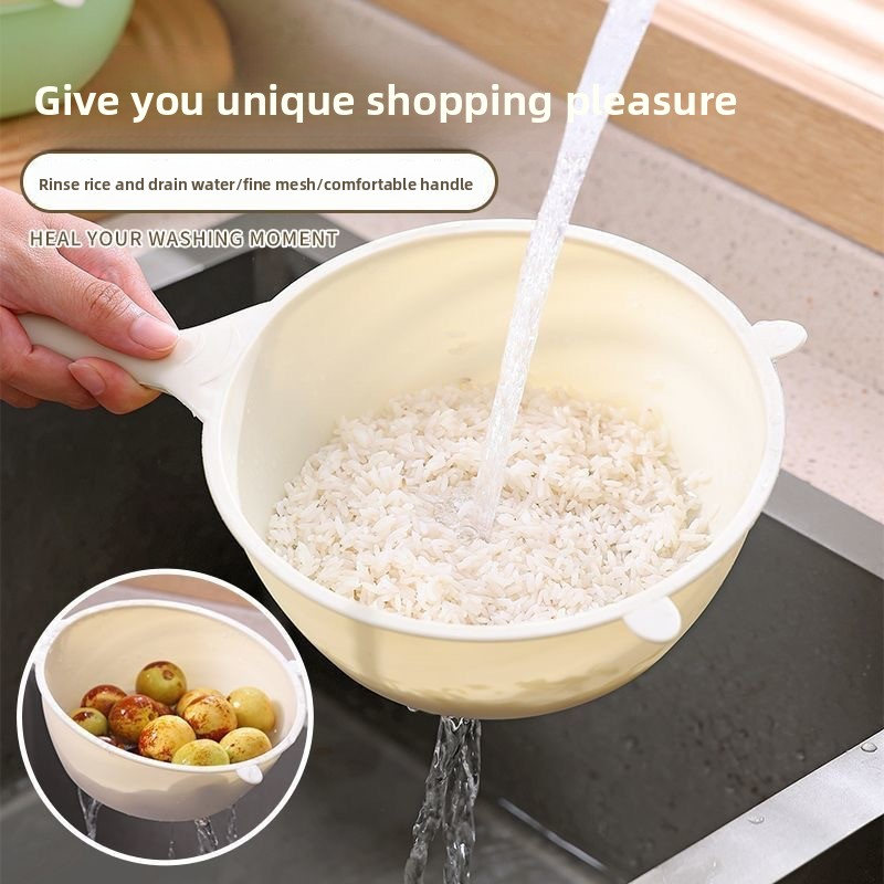 A rice strainer with fine holes that does not let rice leak out