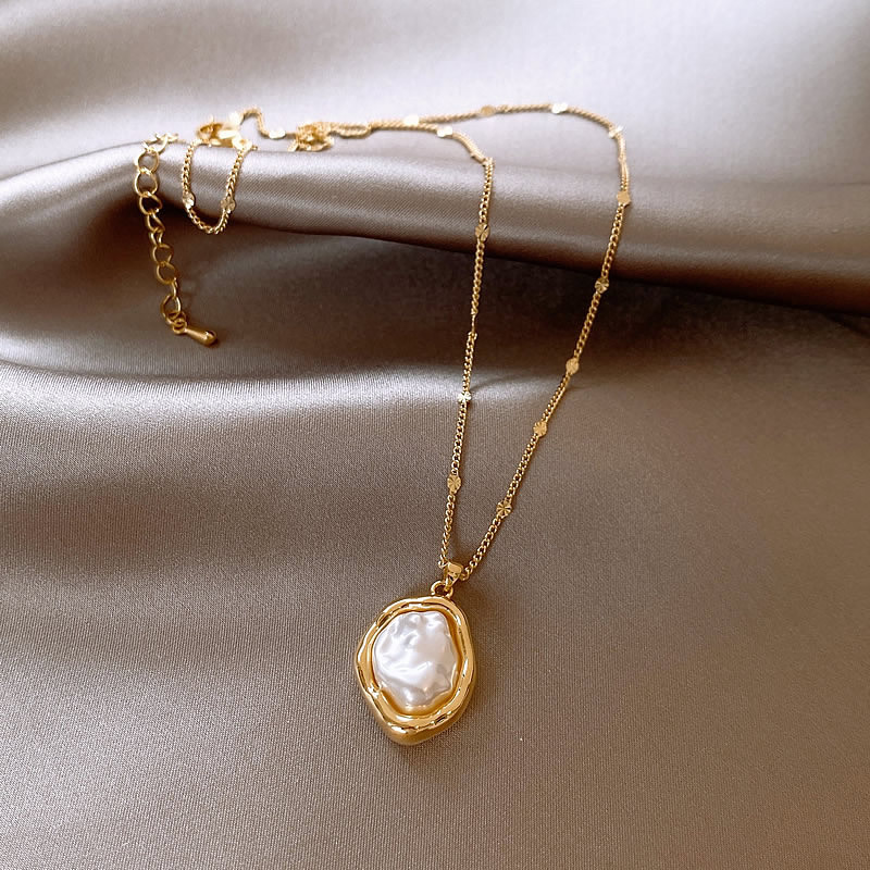High-end irregular pearl pendant