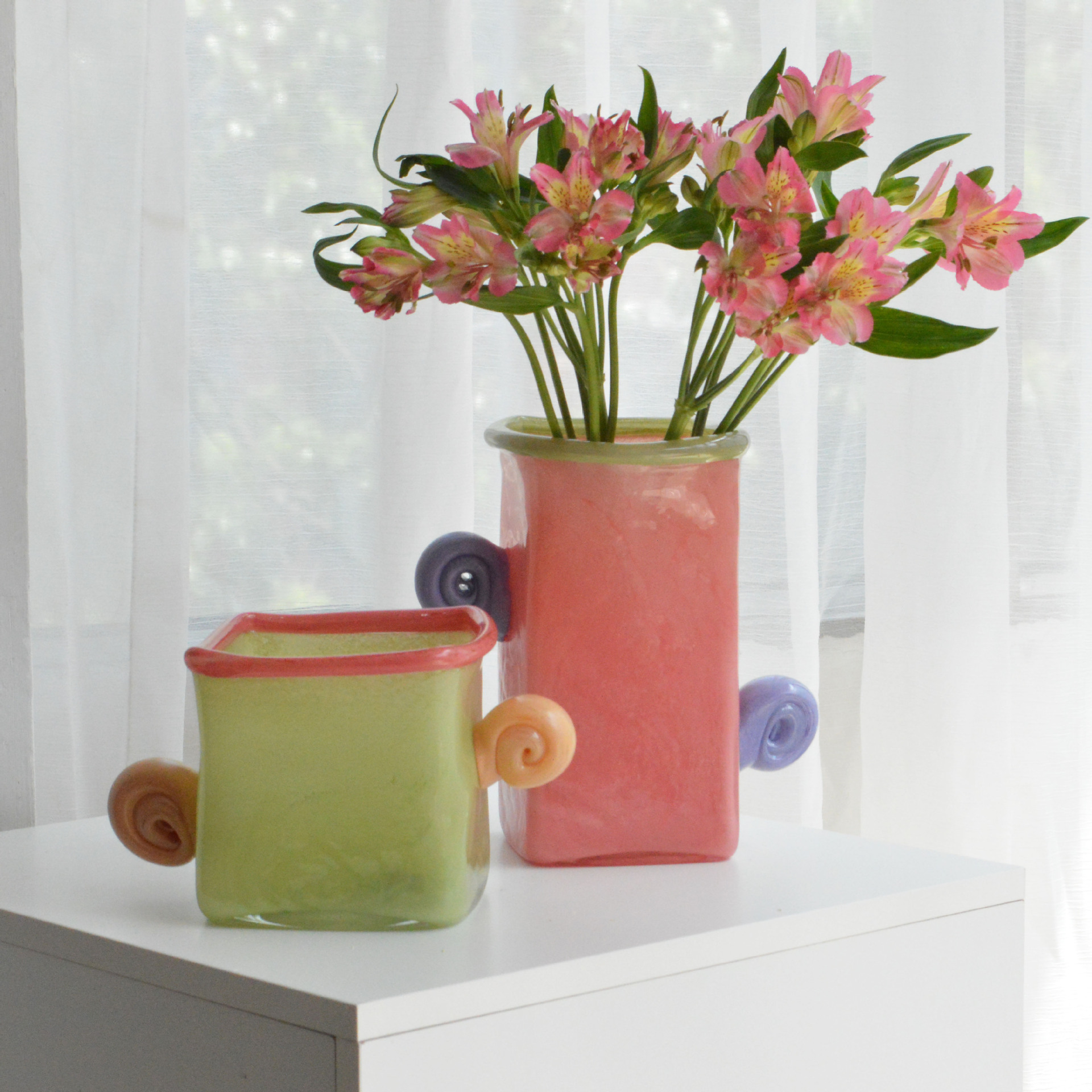 Dopamine candy-colored glass vase