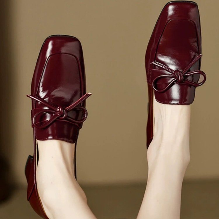 Square-toe mid-heel soft leather loafers