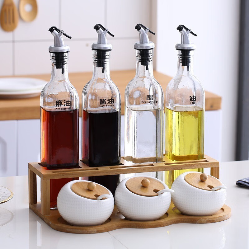 Household kitchen seasoning bottles