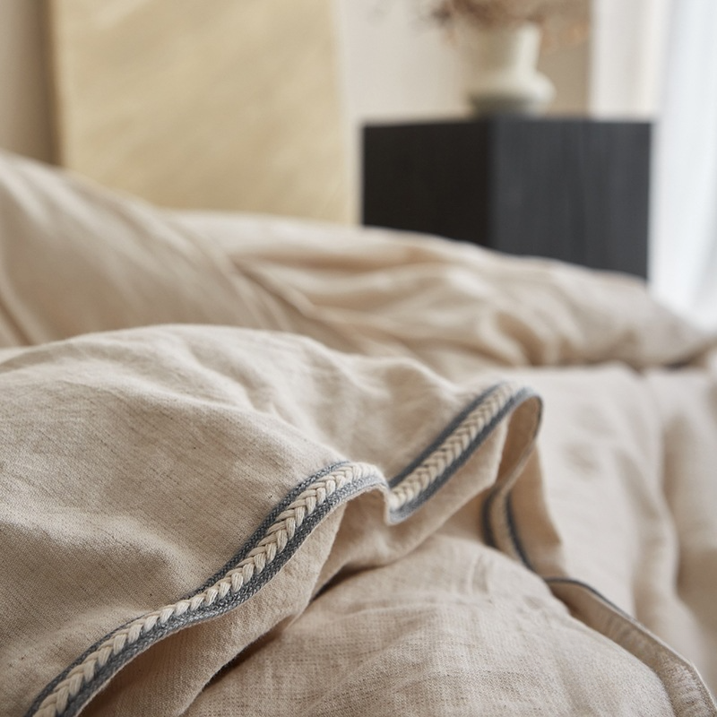 Primary color refreshing, breathable cotton and linen bedding set (four-piece)