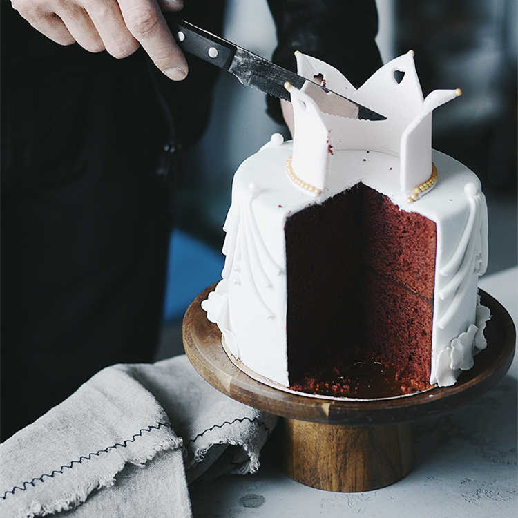 Wooden tray for tall cake stand