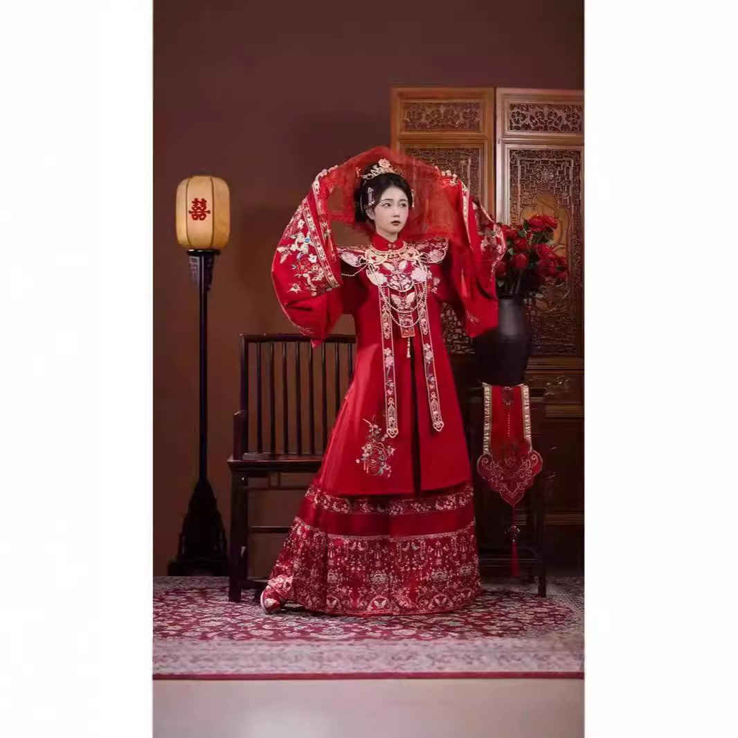 Heavy Embroidery Wedding Dress Ming Dynasty Style Horse Face Skirt