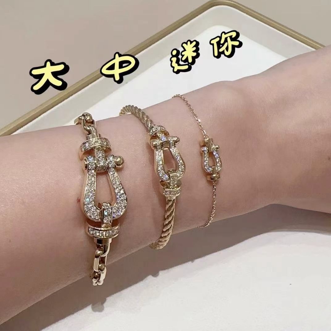 Horseshoe Buckle Red Rope Bracelet for Women