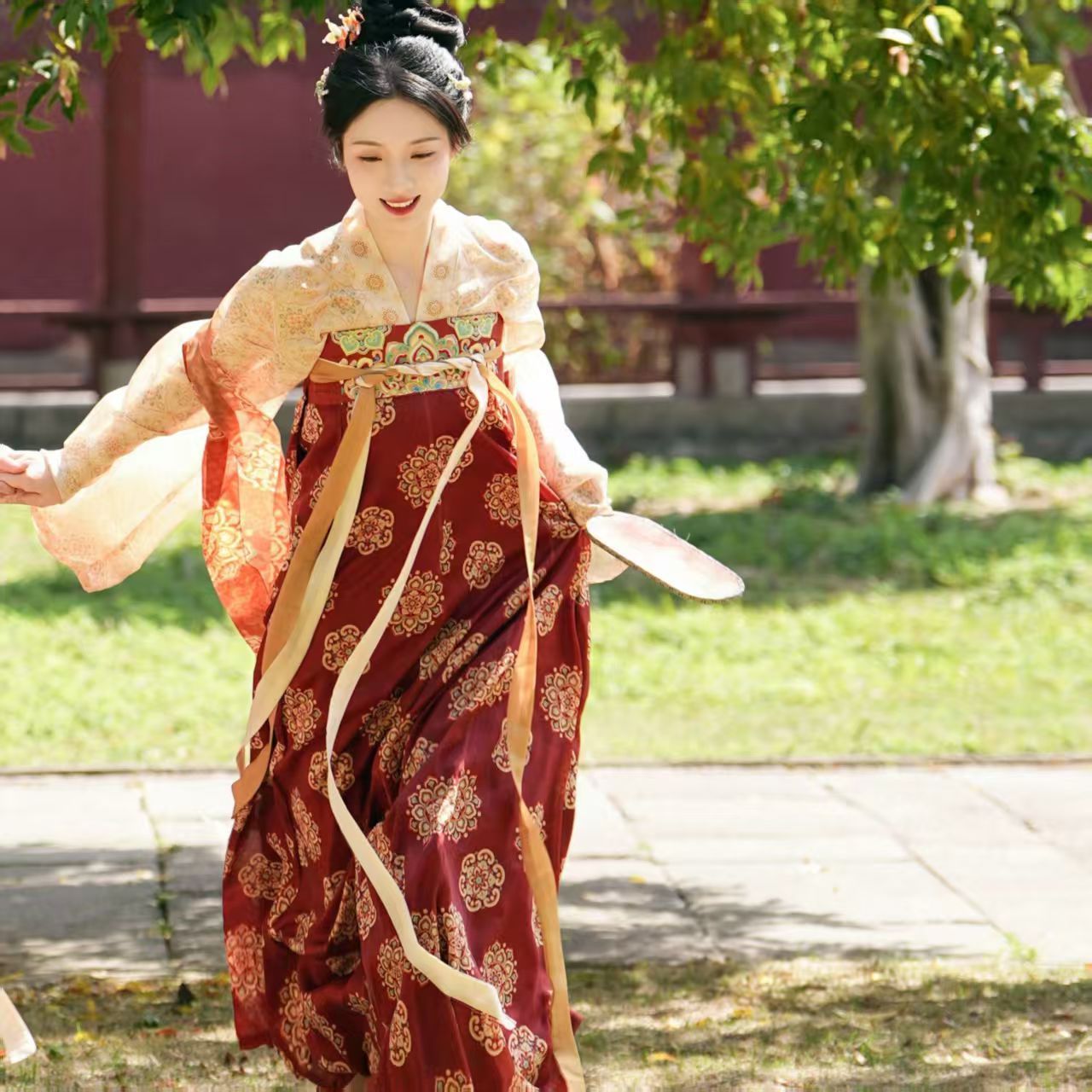 Tang Dynasty Embroidered Hanfu Chest-High Restoration National Style Set