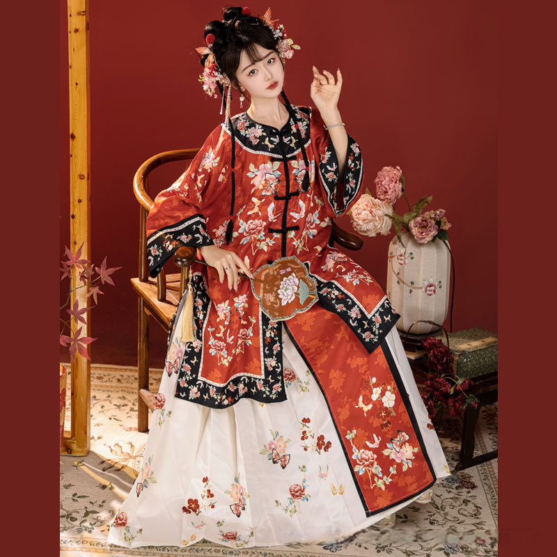 Qing Dynasty Women's Double-Breasted Round Neck Court Costume Set