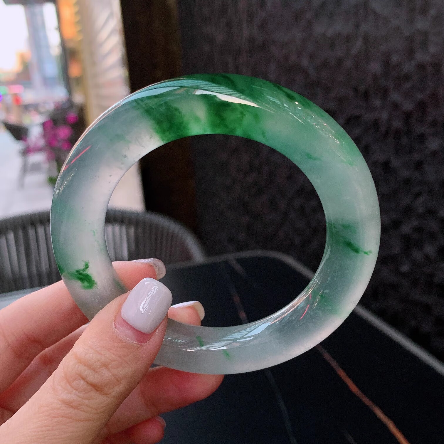 High-ice glass-type Burmese natural A-grade fat round bar yang green floating blue flower jade bracelet