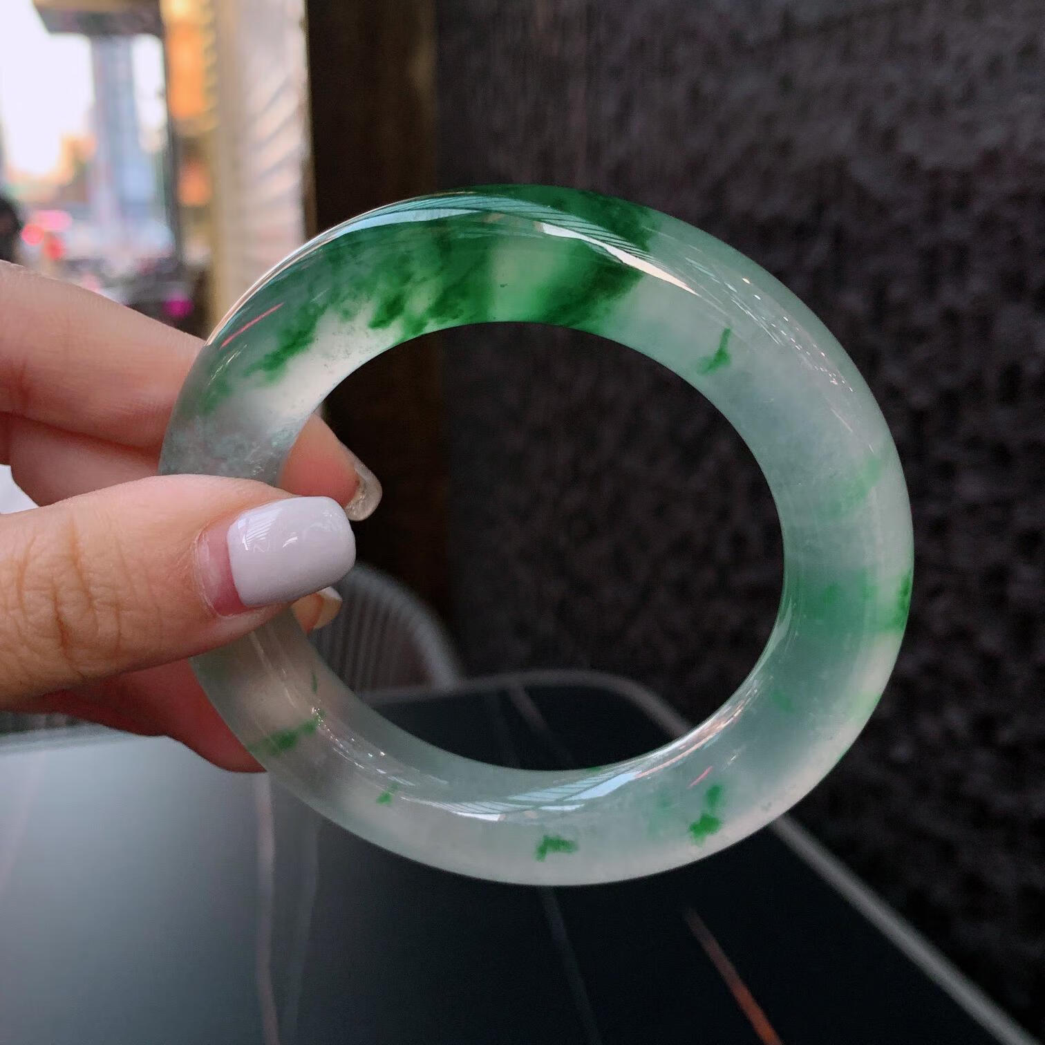 High-ice glass-type Burmese natural A-grade fat round bar yang green floating blue flower jade bracelet