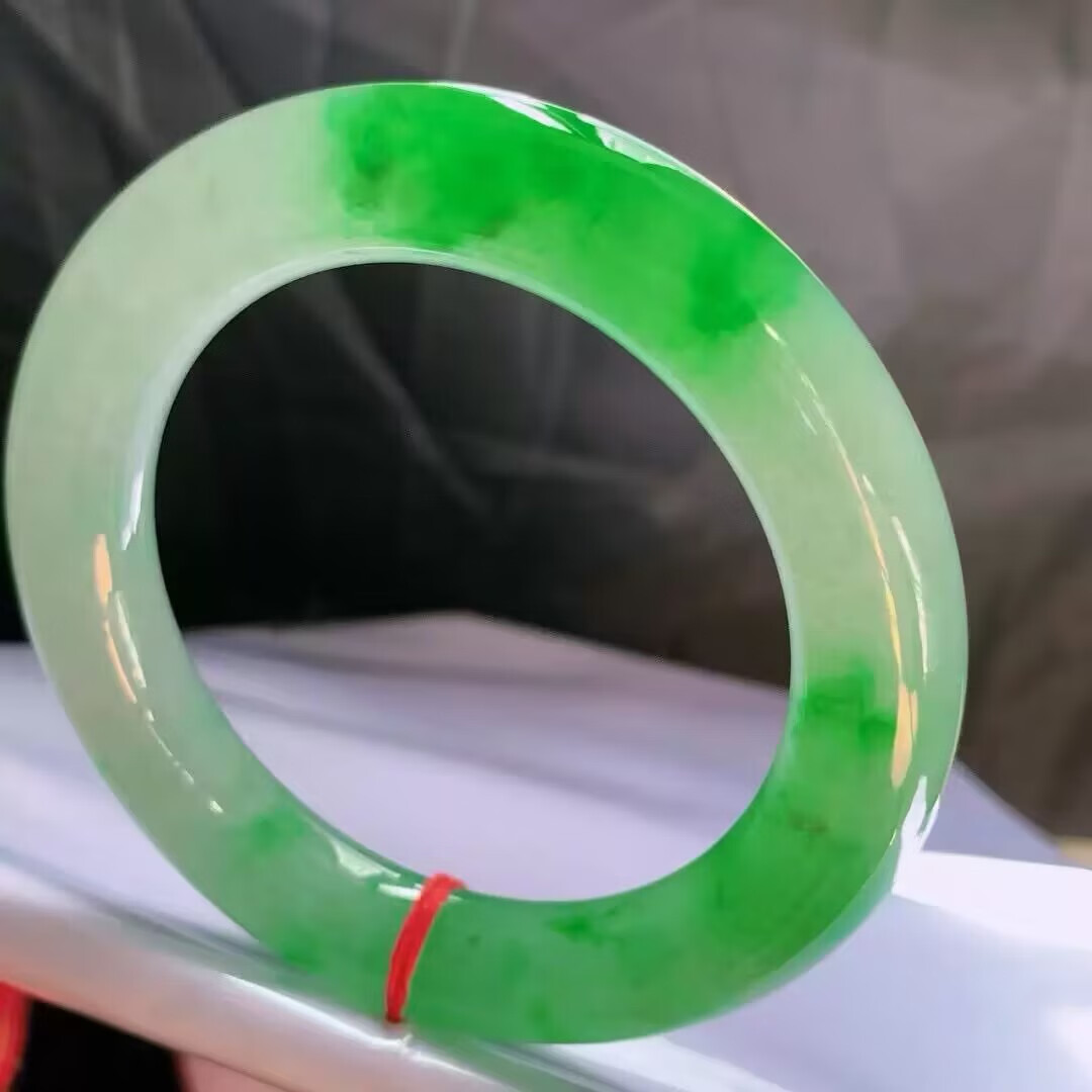 Jadeite Emerald, Old Mine High Ice Species with Flower Drifting Formal Bracelet