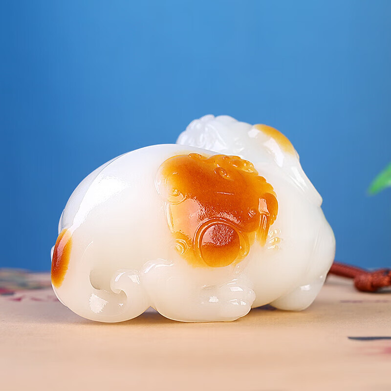 Unique Master Craftsmanship: Hetian Jade, Suet Jade, Pixiu Hand-Held Ornament