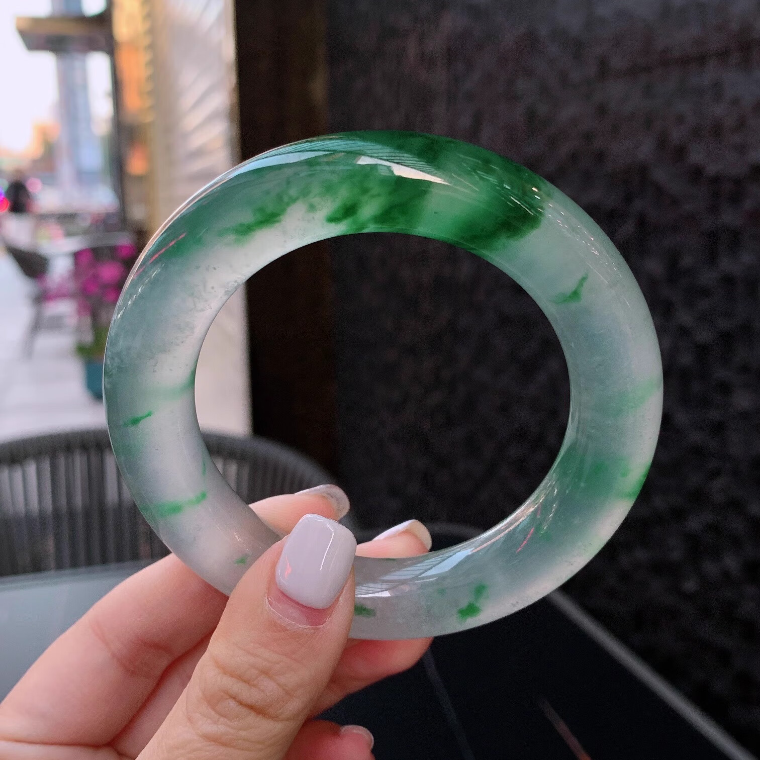 High-ice glass-type Burmese natural A-grade fat round bar yang green floating blue flower jade bracelet