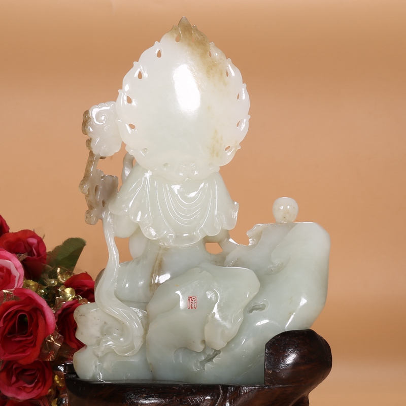 Hetian Jade Heishan Material Suet Jade with Emerald Green Guanyin Ornament