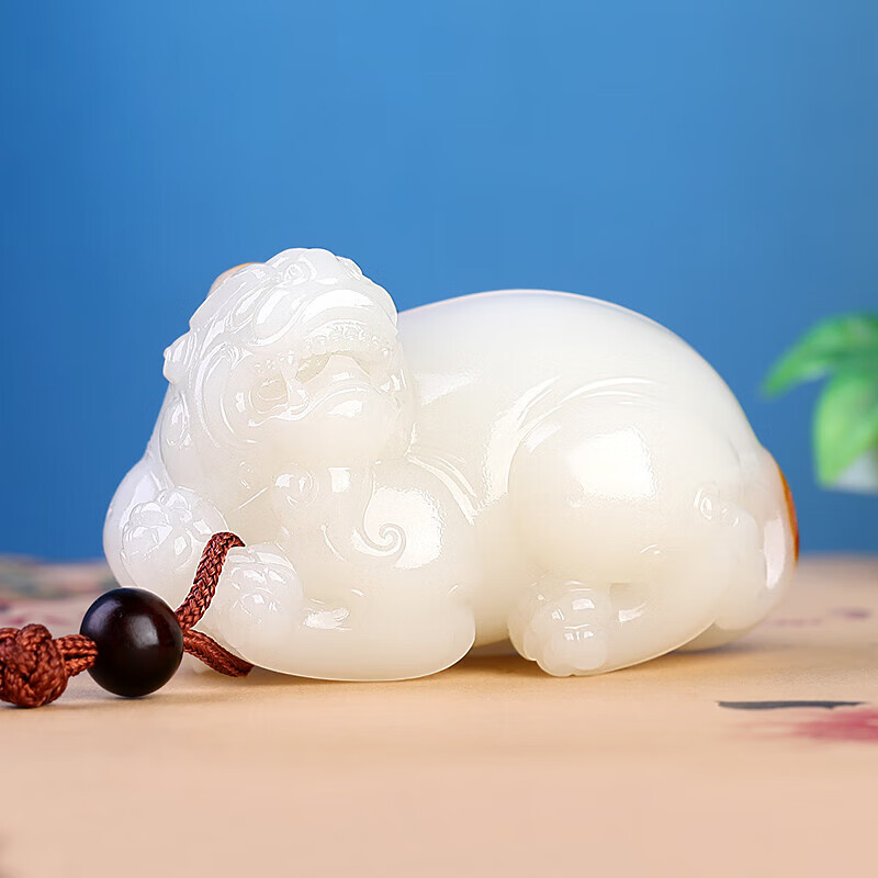 Unique Master Craftsmanship: Hetian Jade, Suet Jade, Pixiu Hand-Held Ornament