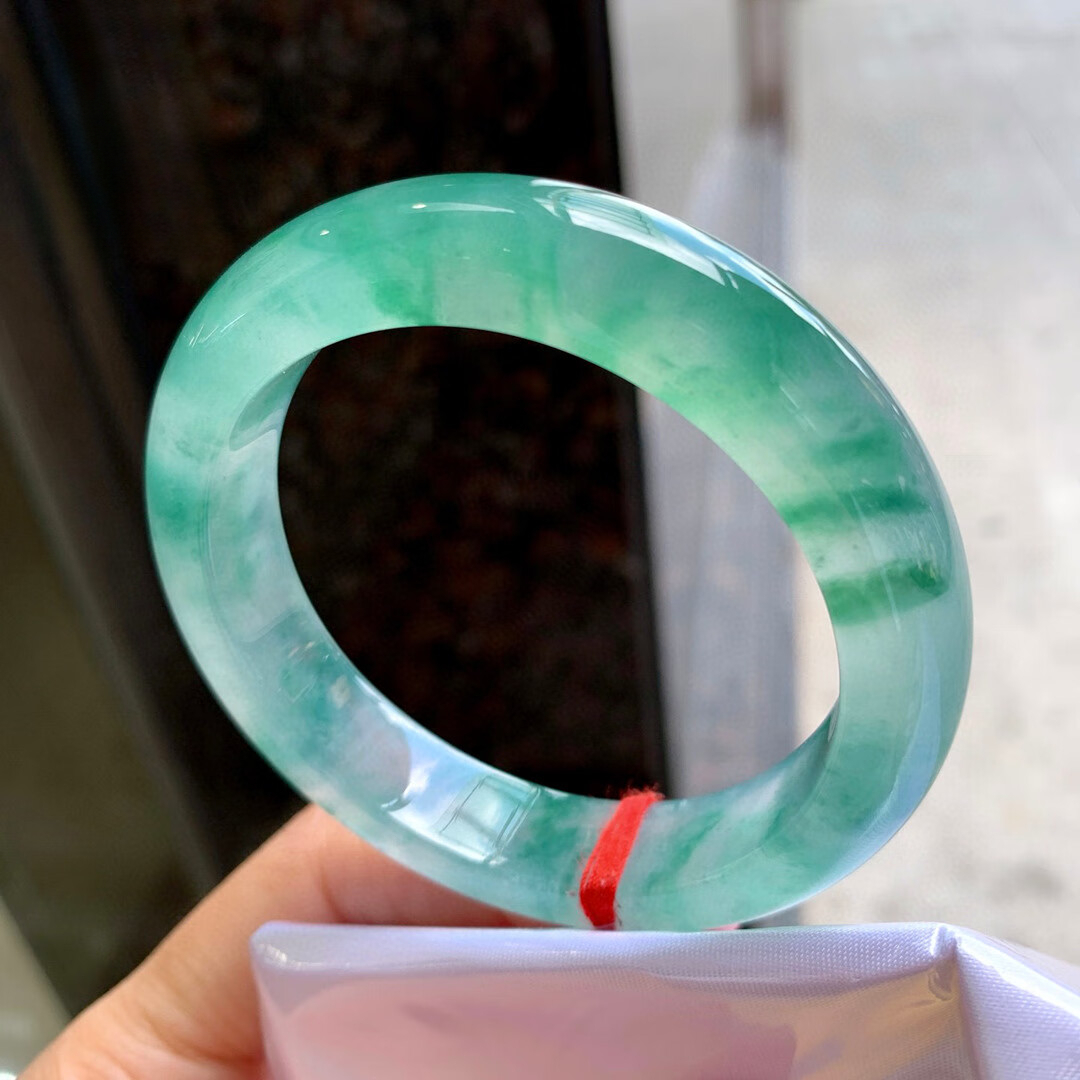 Jadeite, old mine high ice species with floating flowers