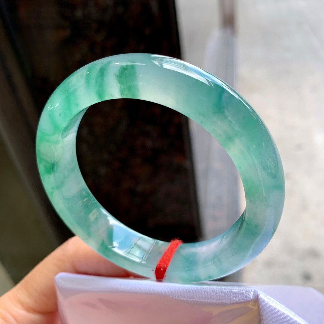 Jadeite, old mine high ice species with floating flowers