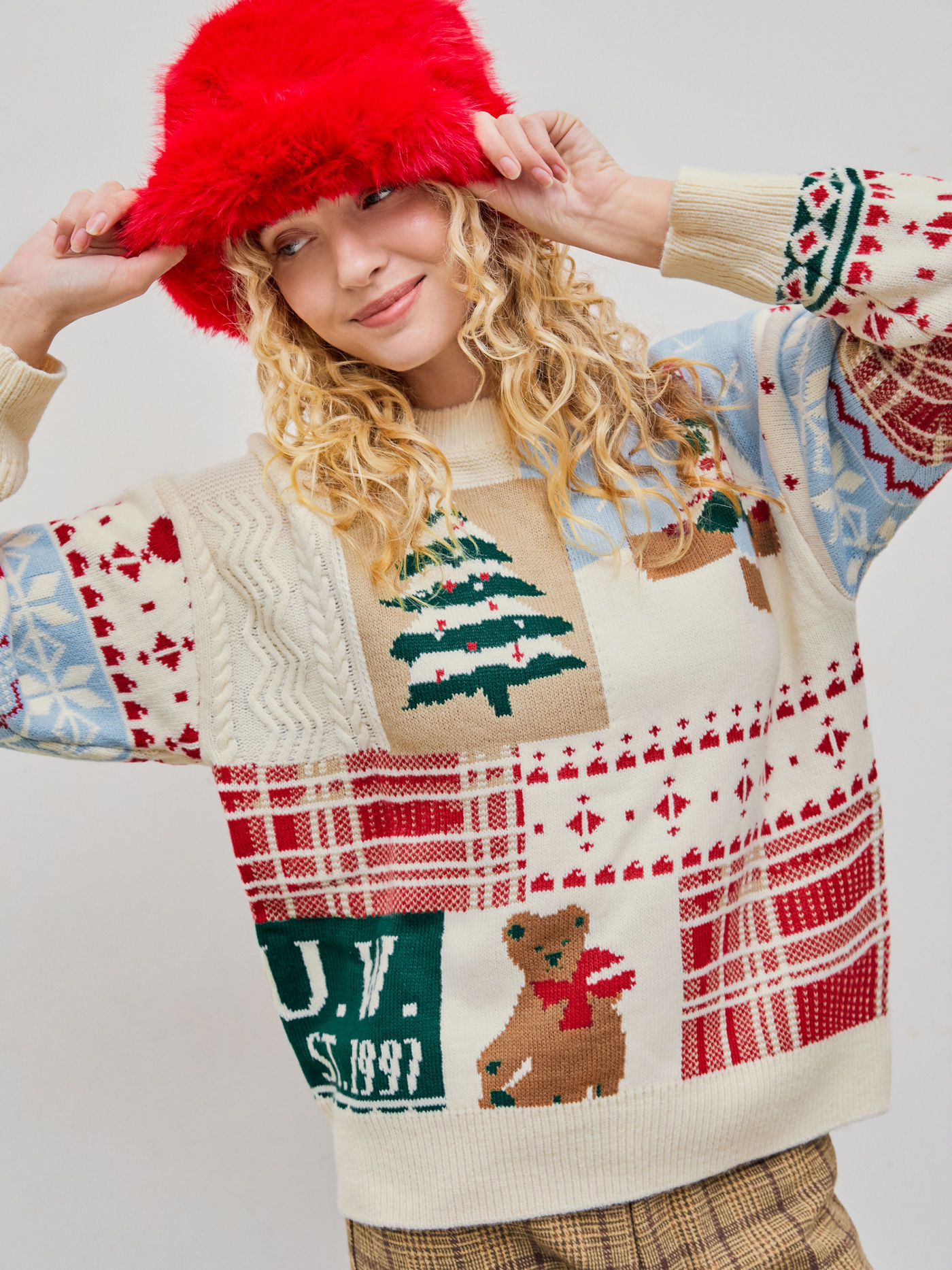 Christmas Round Neck Bear Graphic Knitted Long Sleeve Top
