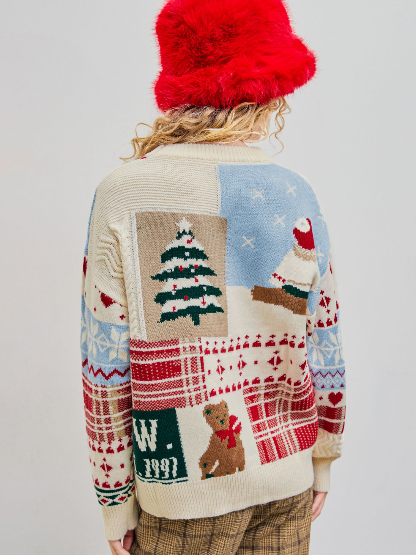 Christmas Round Neck Bear Graphic Knitted Long Sleeve Top