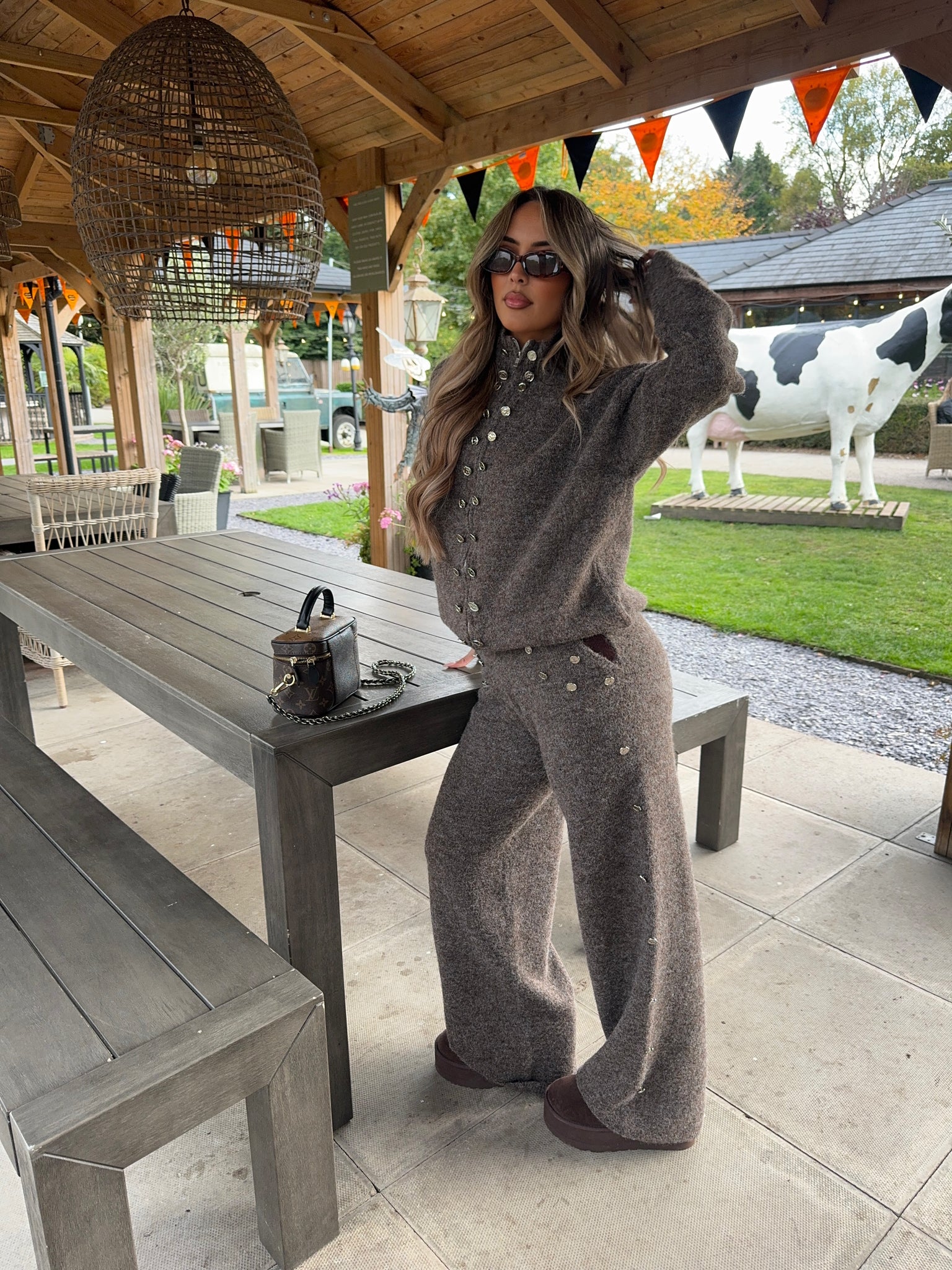 CHOCOLATE KNIT TROUSERS Pullover Set