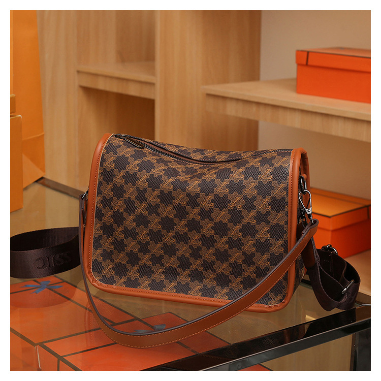 New stylish crossbody bag