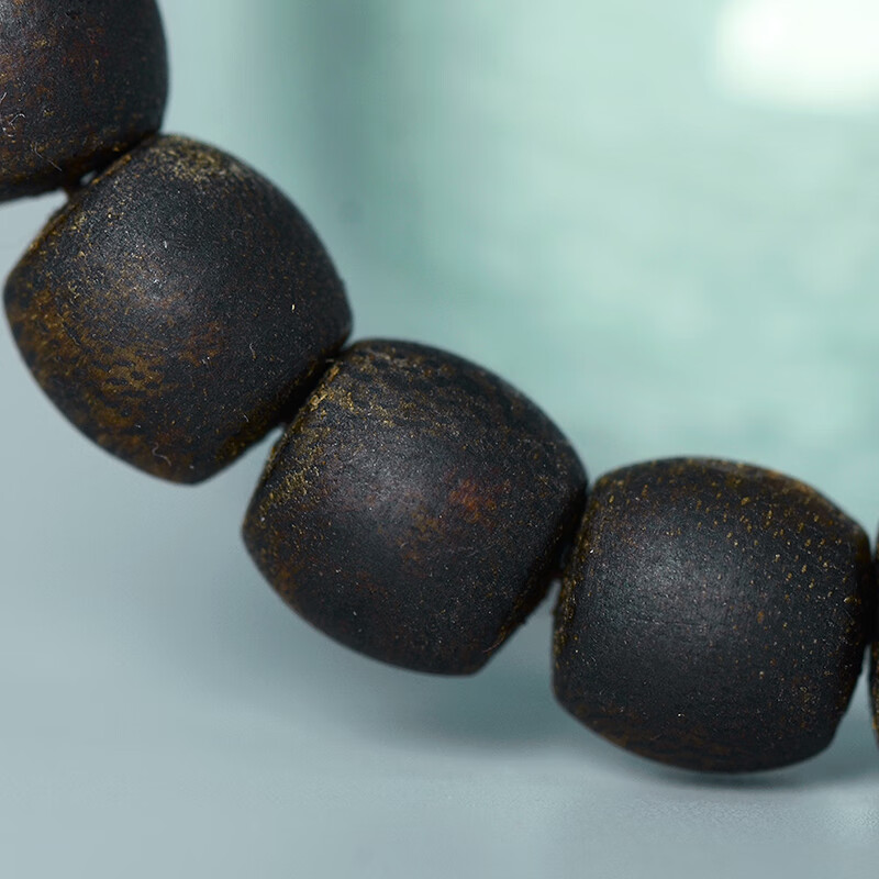 Sinking-grade Hainan Yingge Green Qi Nan Guoxiang Series Agarwood Bracelet