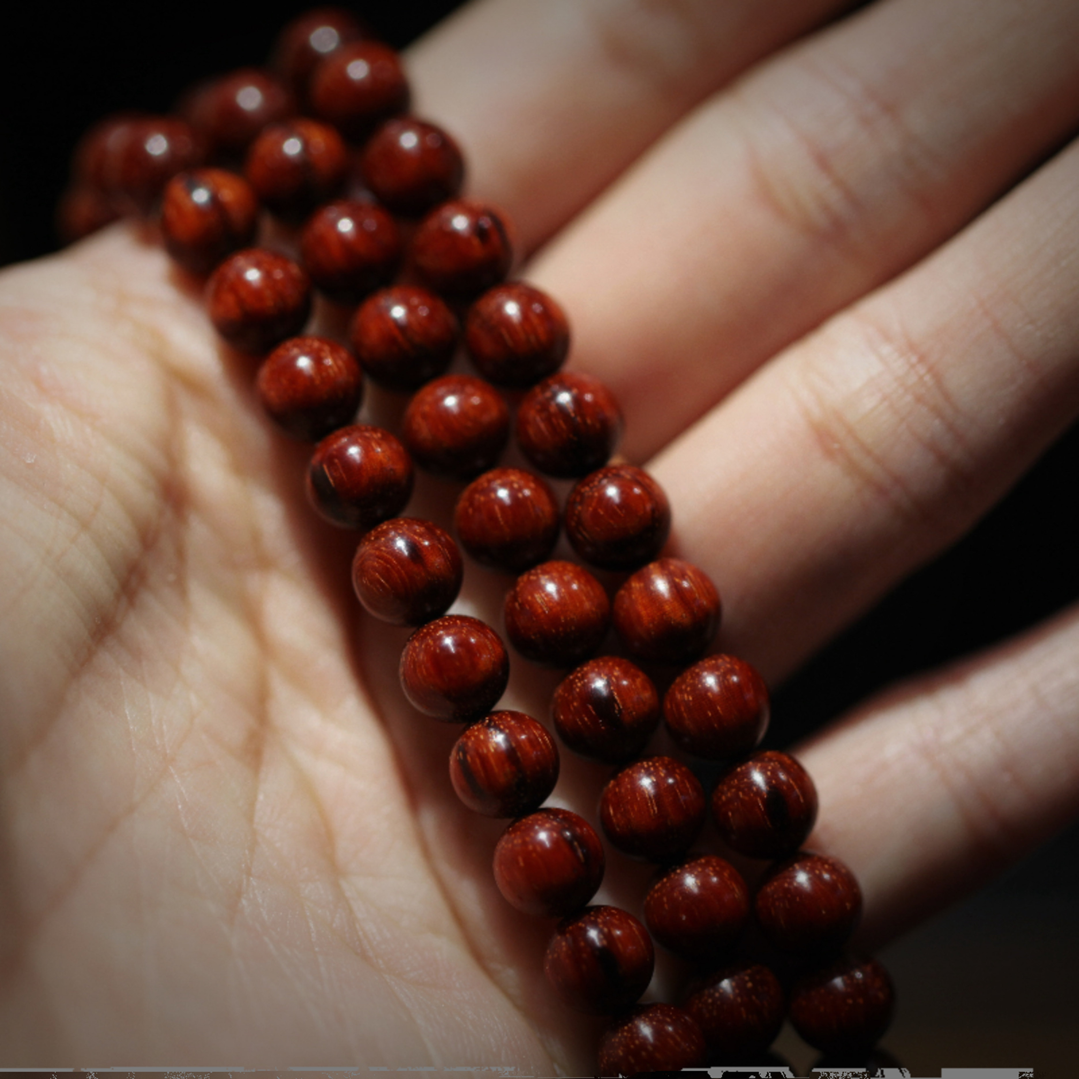 "Small-leaf Red Sandalwood Fine Gold Star Old Material" 0.7*108 bead bracelet